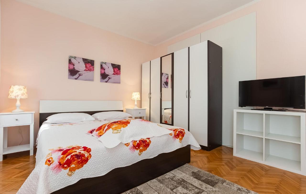Apartments And Rooms Lago Rupa Exterior foto