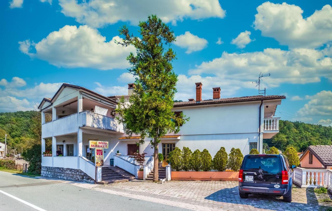 Apartments And Rooms Lago Rupa Exterior foto