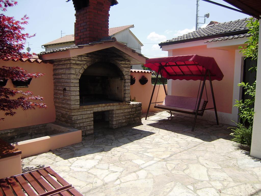 Apartments And Rooms Lago Rupa Exterior foto