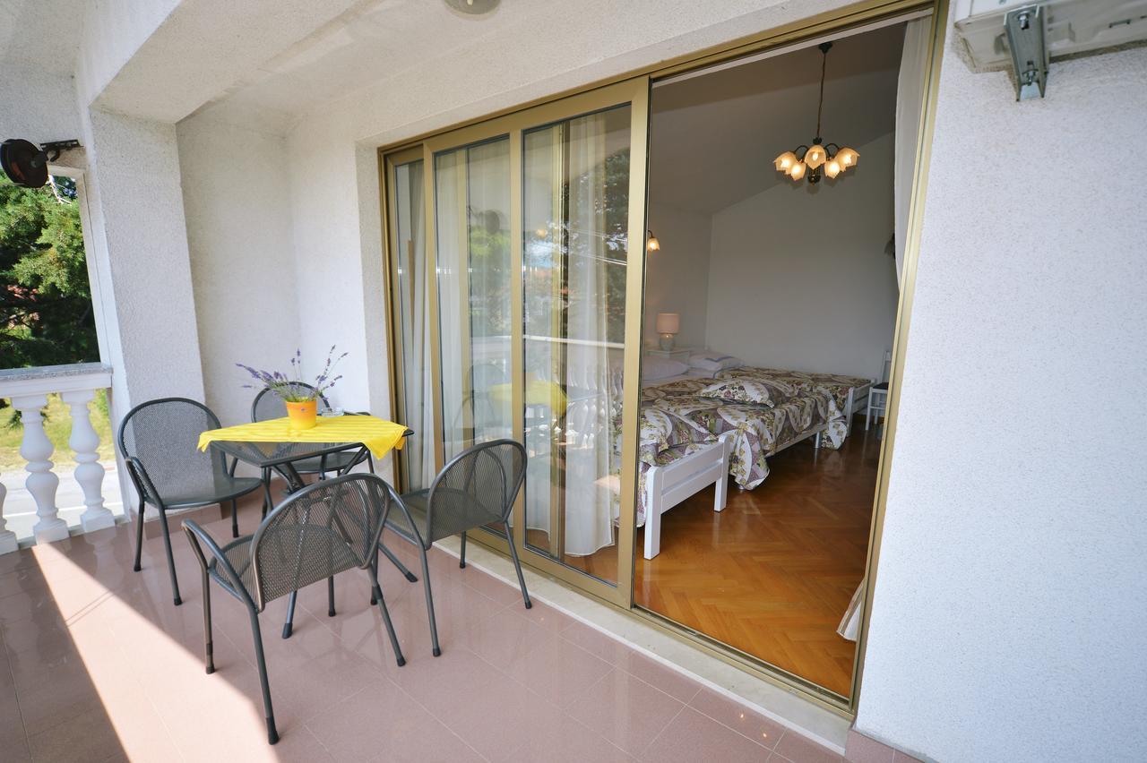 Apartments And Rooms Lago Rupa Exterior foto