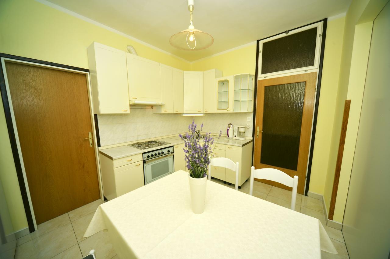 Apartments And Rooms Lago Rupa Exterior foto